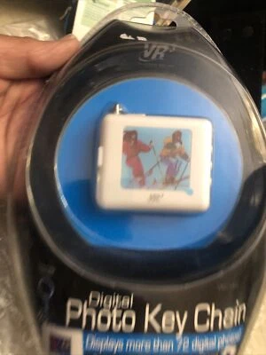 VR3 Digital Photo Key Chain Displays More Than 72 Pics NEW in Sealed Package A8 - Image 1 of 4