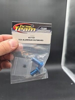 Team Associated TC5 Aluminum Outdrives 31181 4wd Touring Rc Car Nos - Image 1 of 3