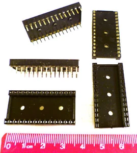 Enchufe SAE IEW 3700 28B 28 vías DIL IC negro bajo perfil MBD004E - Imagen 1 de 2