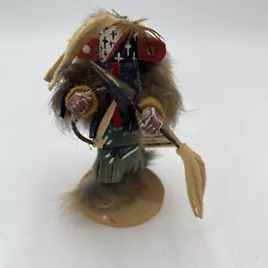 Bambola vintage Navajo Kachina guerriero nativi americani firmata Fran Yazzie 5,5 - Foto 1 di 8