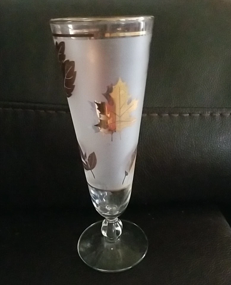 Vaso de cerveza Pilsner MCM Libbey hoja dorada tallo esmerilado 1  Foto 1 de 4