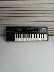 Casio SK-1 Portable 32 Key Sampling Keyboard TESTED - No Power Supply Included - Picture 1 of 11