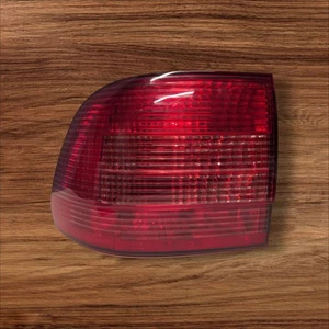 Luz trasera izquierda Porsche Cayenne 955 2003-2006 OEM usada - Imagen 1 de 9