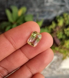 Natural Bi-Color Tourmaline 4.45 Carats Loose Gemstone from Afghanistan - Picture 1 of 5