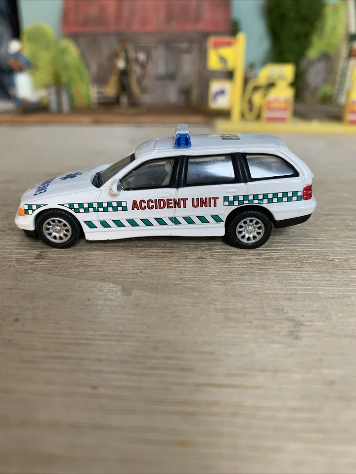 HONGWELL DIECAST MODEL'S SCALE 1/72 B.M.W 3 SERIES TOURING ACCIDENT UNIT — 第 1/4 张图片