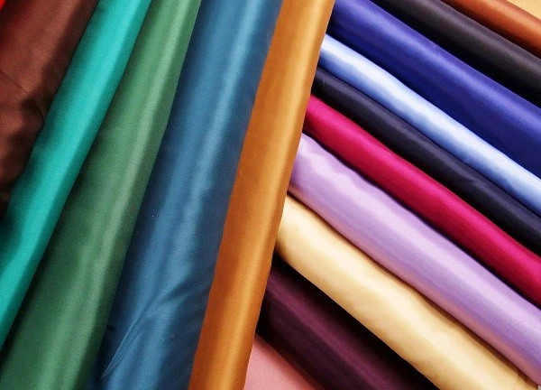 1 m  Futterstoff 100 % Acetat uni vielen Farben farbig Meterware  Stoff - Bild 1 von 1