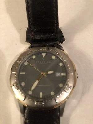 reloj kenneth cole reacción hombre necesita reparación  Foto 1 de 4