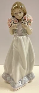 Lladro SPRING BOUQUET 1987 Members only Figurine BRAND NEW 7603 Girl W/ Flower - Picture 1 of 9