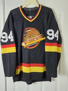 Vintage 80’s 90’s Black CCM Maska Vancouver Canucks Flying Skate Hockey Jersey M - Picture 1 of 3