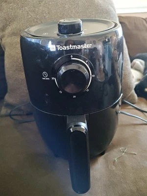 Toastmaster TM-200AF Air Fryer-Black 1000w Illuminated power & ready lights - Image 1 of 4