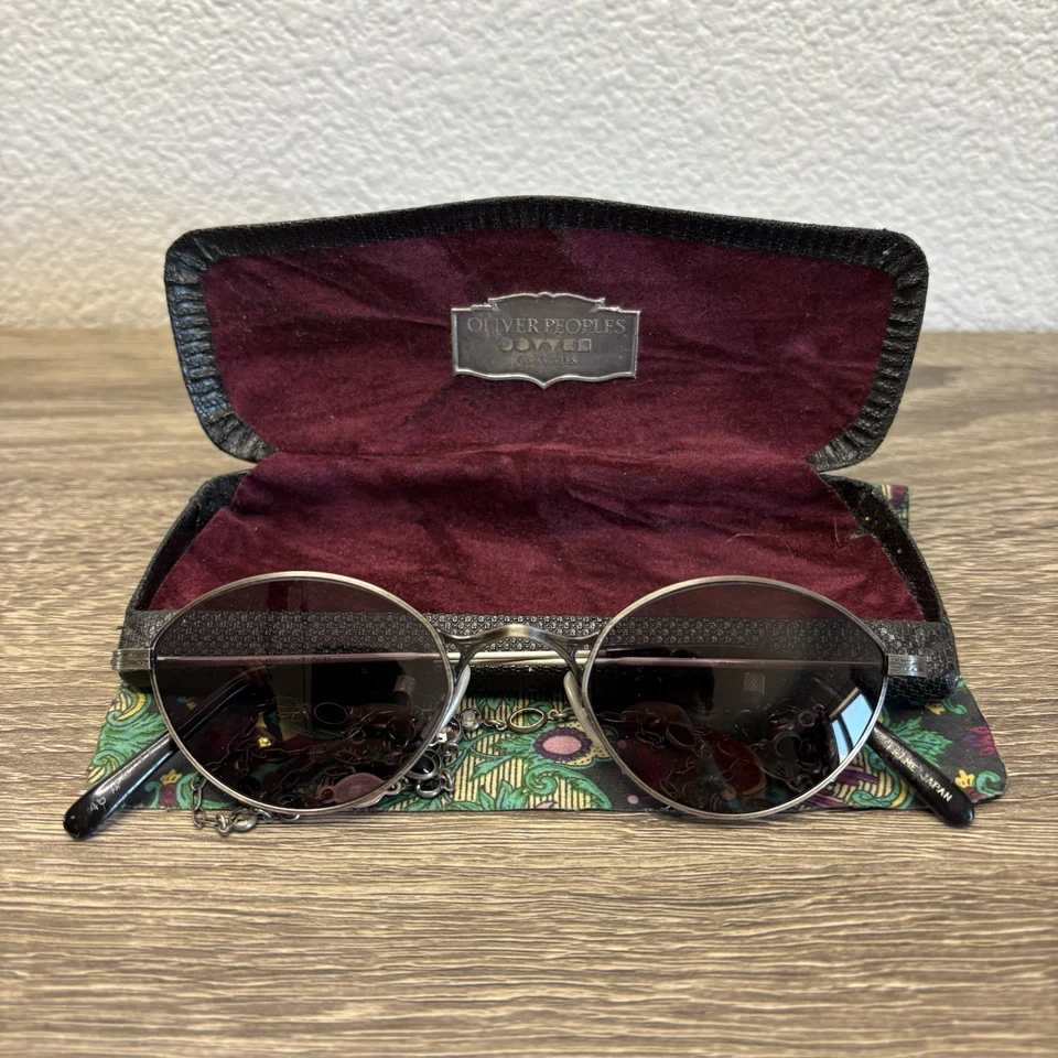 Vintage 1980’s Oliver Peoples Sunglasses Complete Case Chain Cloth Rare! - Image 1 of 4