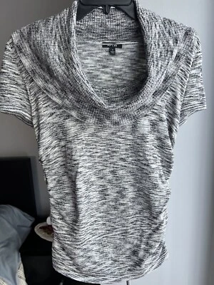 Apt. 9 Suéter Para Mujer Pequeño Negro Blanco Metálico Cuello Embudo Mangas Cortas Tejido Foto 1 de 4