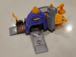 2003 Hot Wheels Lava Land Volcano Blast Spielset - lose - Gebäude, nur Teile - Bild 1 von 6