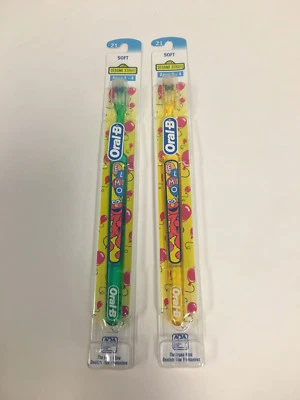 ( 2) 超罕见 Oral B Elmo 芝麻街软牙刷黄色和绿色 — 第 1/2 张图片