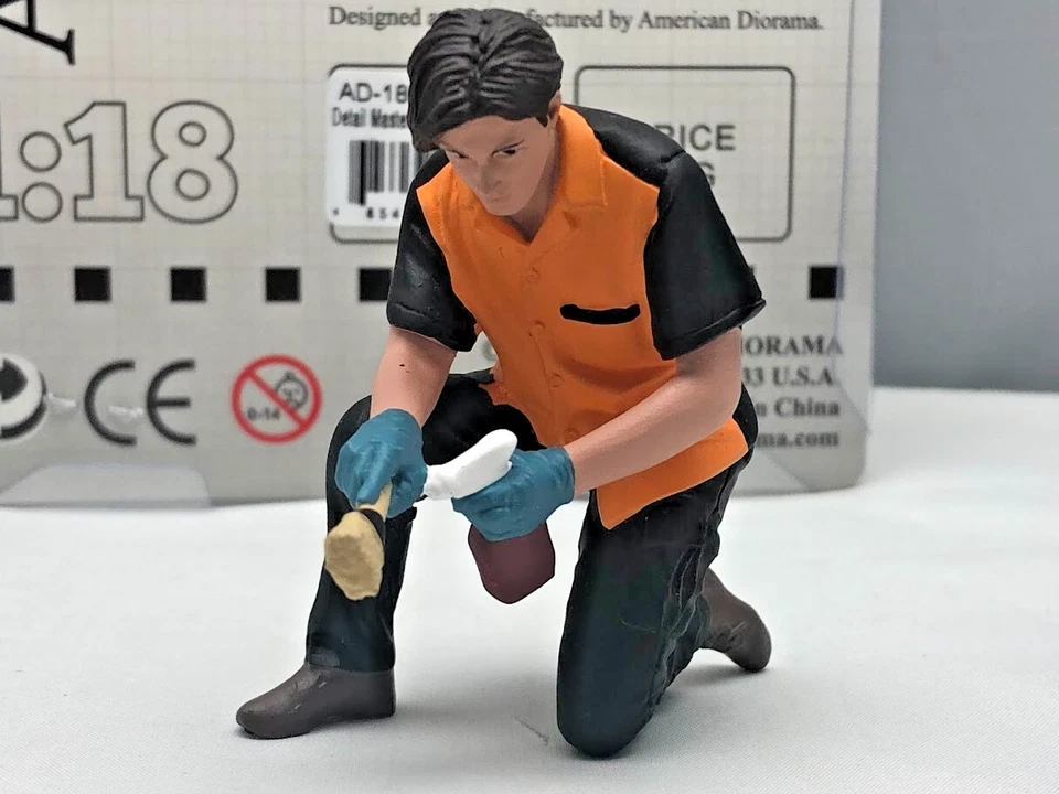 Vetrina Modello In Resina Per Pulizia Ruote Auto 1/18 American Diorama 18601 - Immagine 1 di 4