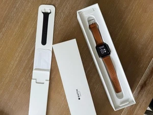Apple Watch Series 3 42mm Aluminium Case with Space Gray/Black with leather band - Picture 1 of 4