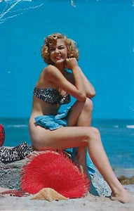 Foto de traje de baño de belleza de baño de niña bikini de colección de 1964 postal  - Imagen 1 de 2