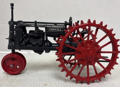 Scale Models McCormick Deering Farmall F12 Diecast Tractor 1/16 - Image 1 of 4