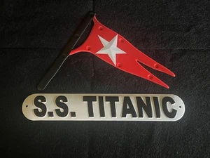 RMS Titanic Rettungsboot Burgee, und Typenschild, Replika Set.  Sehr Sammlerstück. - Bild 1 von 10