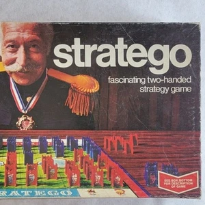 Vintage 1977 Stratego Board Game Milton Bradley Complete Strategy Game - Picture 1 of 11