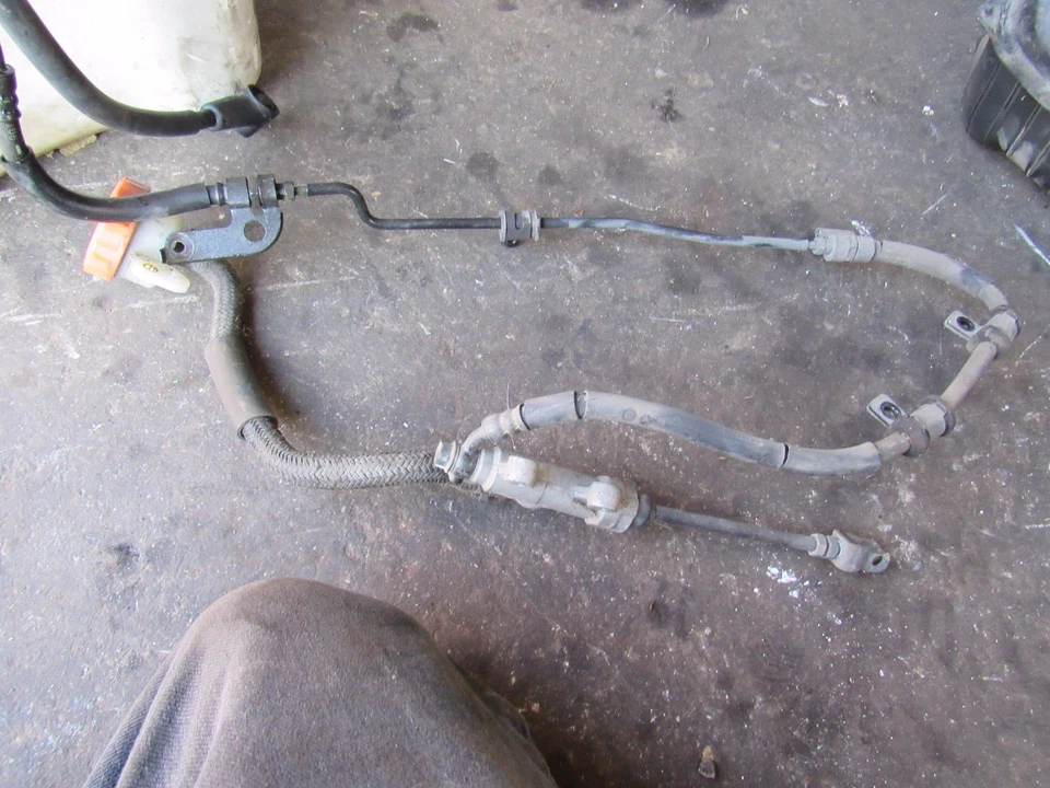 1993 honda st1100 rear brake master cylinder - Imagem 1 de 1