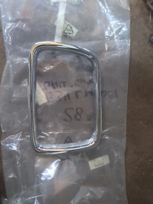 Rejilla cromada envolvente original BMW OEM - izquierda - E34 525i 530i 540i M5 Foto 1 de 4