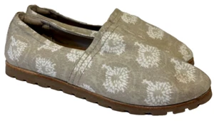 LL Bean Womens Canvas Shoes Flats Taupe Green White Floral Size 6M Imperfect - Picture 1 of 10