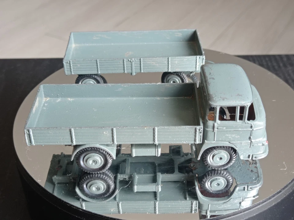 MARKLIN RARO CAMION KRUPP LKW 8034 E RIMORCHIO 8012  GIOCATO NO SCATOLA E VETRI  - Immagine 1 di 4