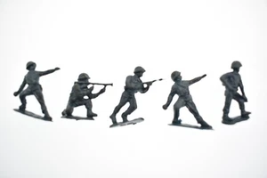 Vintage tiny toy soldiers Hong Kong - Picture 1 of 2
