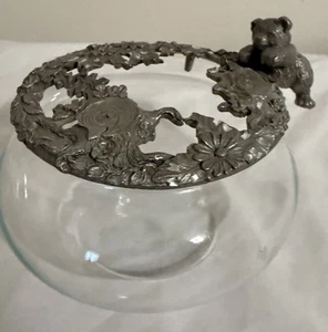 Vintage 1992 Rawcliffe Zinn Potpourri Glas Dose offener Deckel KLETTERNDER BÄR JUNGES Blumen - Bild 1 von 5