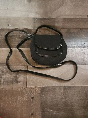 Bolso Bandolera Avon Acolchado Negro Usado Foto 1 de 4