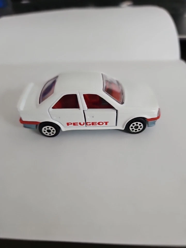 Majorette No. 218 Peugeot 405 Mi 16 White Loose - Image 1 of 4