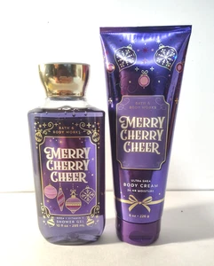 NUEVO Bath & Body Works Merry Cherry Cheer Set 8oz Crema Corporal y Gel de Ducha 10oz - Imagen 1 de 4