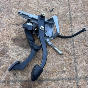 ✅ BMW E36 Clutch Pedals 5 Speed Manual Box Swap Conversion ZF Assembly M3 328 Z3 - Picture 1 of 11