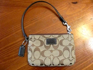 BEAUTIFUL  COACH  LEATHERWARE BROWN & TAN MONOGRAM WRISTLET  +HANG TAG EXC - Picture 1 of 8