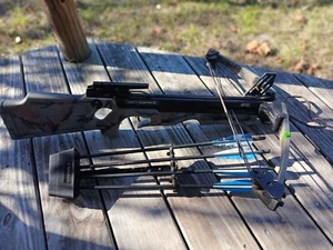 Horton Hunter crossbow 150 lb With Quiver, Arrows, And Muzzy Broadheads - Picture 1 of 9