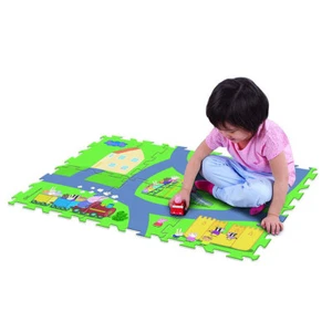Peppa Pig 28" x 19" Megamat Playmat/Playset w/ 1 Assorted Vehicle Kids 3y+ Toy - Picture 1 of 2