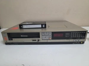 Videoregistratore Sony Betamax SL-2400 originale funzionante nastro incluso. Testato - Foto 1 di 10
