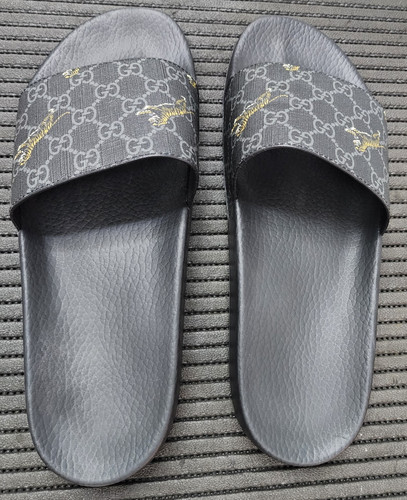 Scivoli piscina Gucci neri GG tela tigre taglia US 11 indossati una volta 407345 G0K00 1084