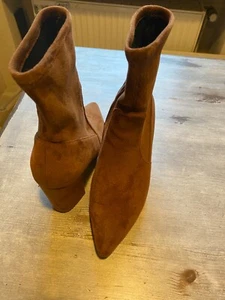 Hallhuber Stiefeletten Wildleder spitz braun Gr. 38 - Bild 1 von 10