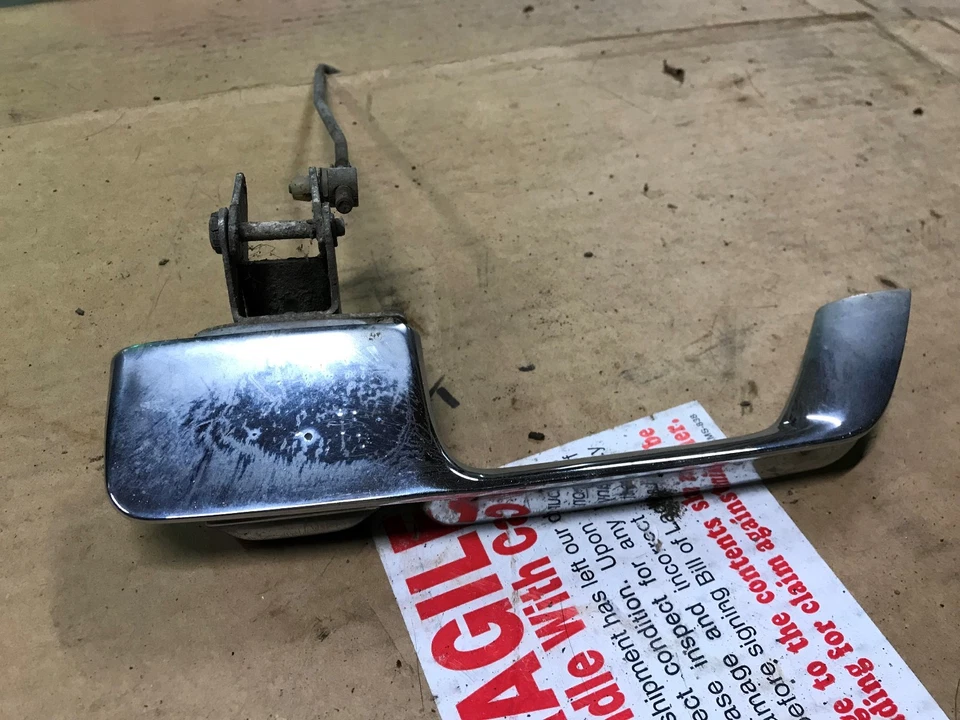 1964-1966 Ford Thunderbird maçaneta externa lateral do passageiro - Imagem 1 de 1