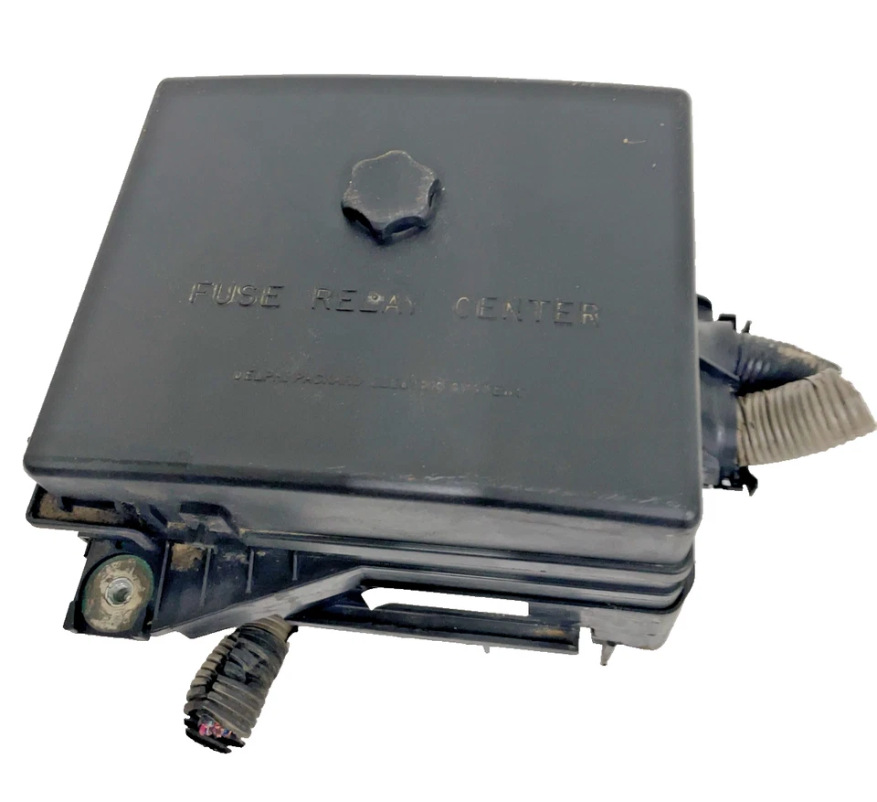 2000 Pontiac Grand Am Engine Fuse Box - Image 1 of 4