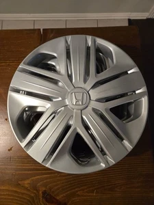 OEM 2015-2017 Honda Fit 15 inch Hubcaps Part # 44733-T5R-A01 - Picture 1 of 7