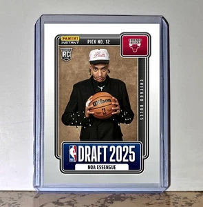 Tarjeta Noa Essengue Rookie 2025-26 Panini NBA #12 Draft Night Chicago Bulls - Imagen 1 de 1