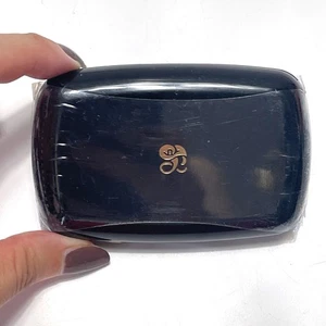 MAYBELLINE VTG Revitalizing Translucent Pressed Powder SPF in Translucent Light - Picture 1 of 3