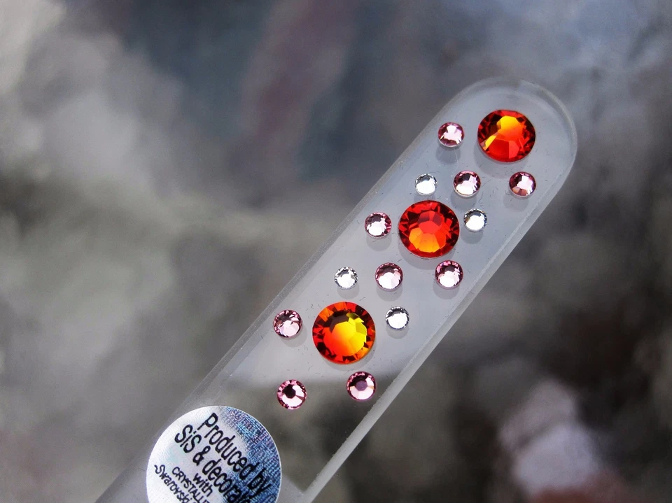 Constelación de lima de uñas de cristal Mont Bleu de 5 1/2" con cristales de Swarovski Foto 1 de 1