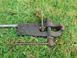 Opas antiker Schraubstock, Schmiede, Werkstatt, Schlosserei, Metallbau - Bild 1 von 6
