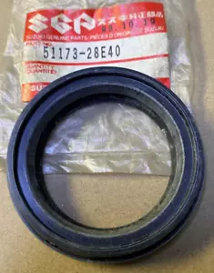 Suzuki OEM Fork Damper Dust Seal GSXR600 RM250 RMX250 RM125 GSX-R650 51173-28E40 - Bild 1 von 1