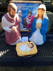 Krippe 3-teiliges Set 28 Zoll beleuchtete Blasform Maria Josef Jesuskind - allgemeiner Schaumstoff - Bild 1 von 24