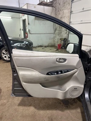 13 14 15 16 17 NISSAN LEAF Front Door Trim Panel Left - Image 1 of 4